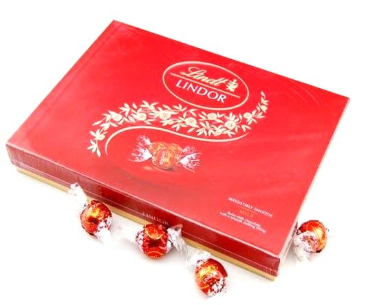 Lindt Lindor (red) Chocolate (250g) Box