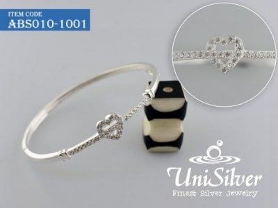 Bangle with heart design