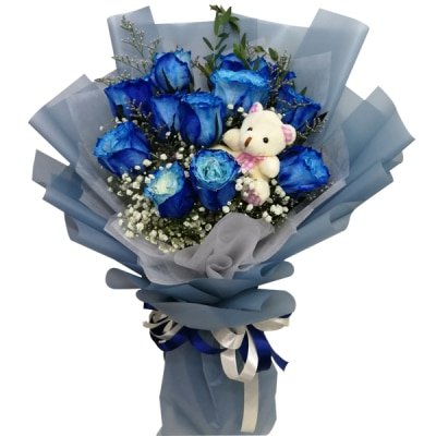 Blue Rose with cute bear in Bouquet