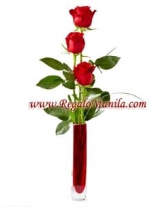 3 Red Rose in a Vase