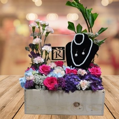 Mailyn - Pearl Necklace Box
