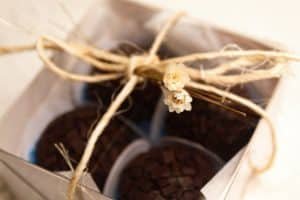 When To Choose Flowers And When To Choose Chocolates?